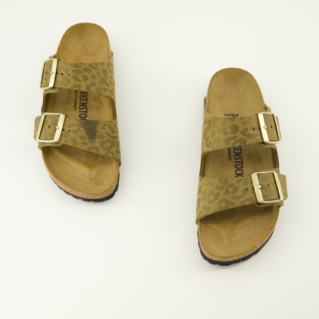 Image de l'article Sandales Arizona de la marque Birkenstock pour Femme - Saison Automne-Hiver 2025 - Vue de dessus paire de chaussure