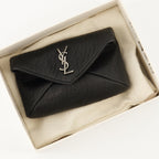 Bild des Saint Laurent Cassandre Umschlag-Schlüsseltasche für Herren - Herbst-Winter 2025 - Detaillierte Ansicht_3