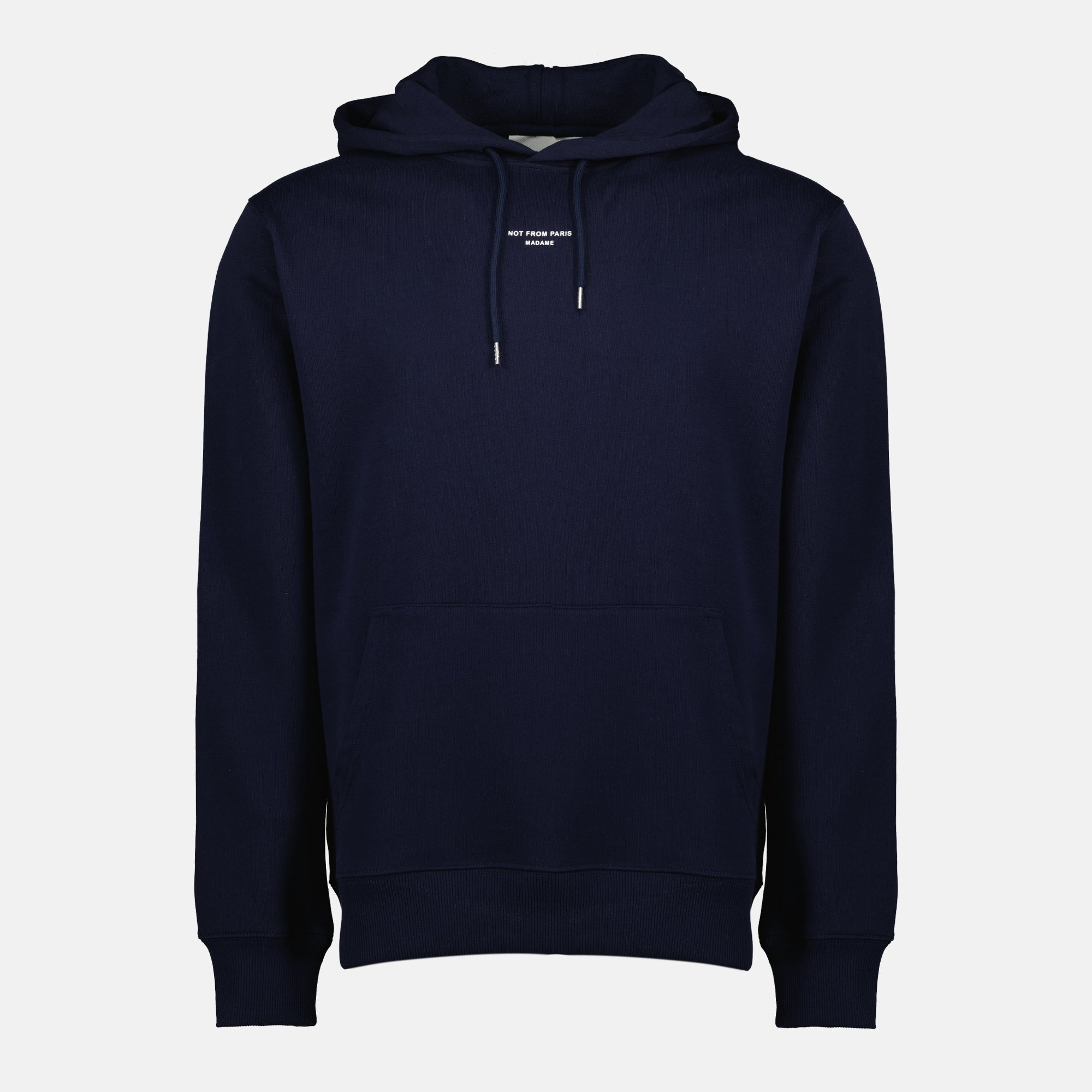 Bild des klassischen navyblauen Hoodie mit Slogan der Marke Drole De Monsieur für Herren - Frühjahr/Sommer 2026 - Vorderansicht