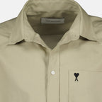 Image de l'article Chemise boxy AMI de coeur beige de la marque Ami PARIS pour Homme - Saison Printemps-Été 2026 - Vue détaillée_1