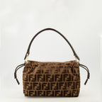 Imagen del bolso Mamma Baguette de Fendi en terciopelo marrón para mujer - Otoño/Invierno 2025 - Vista Trasera
