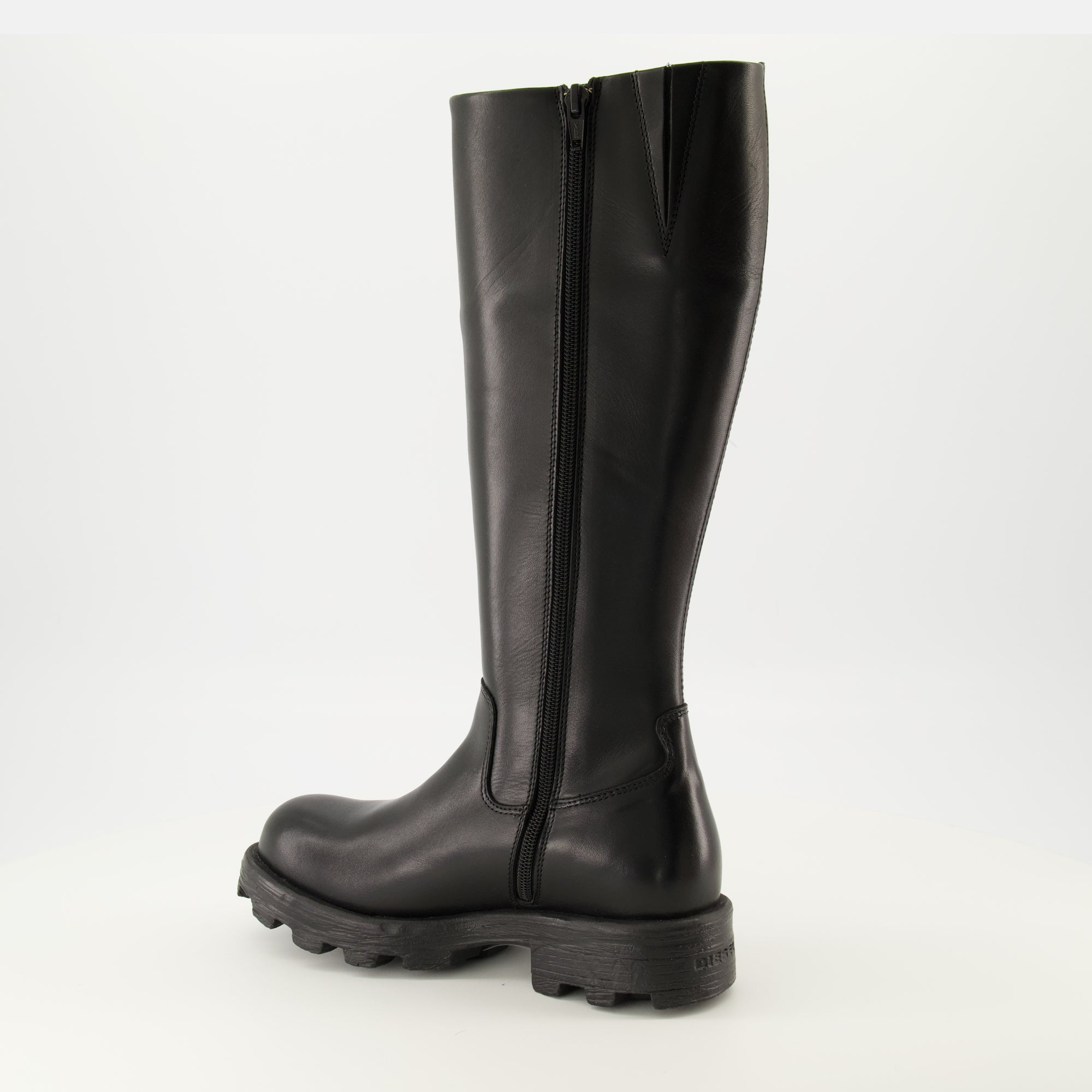 Image de l'article Bottes D-Hammer de la marque Diesel pour Femme - Saison Automne-Hiver 2025 - Vue trois quarts arrière droite