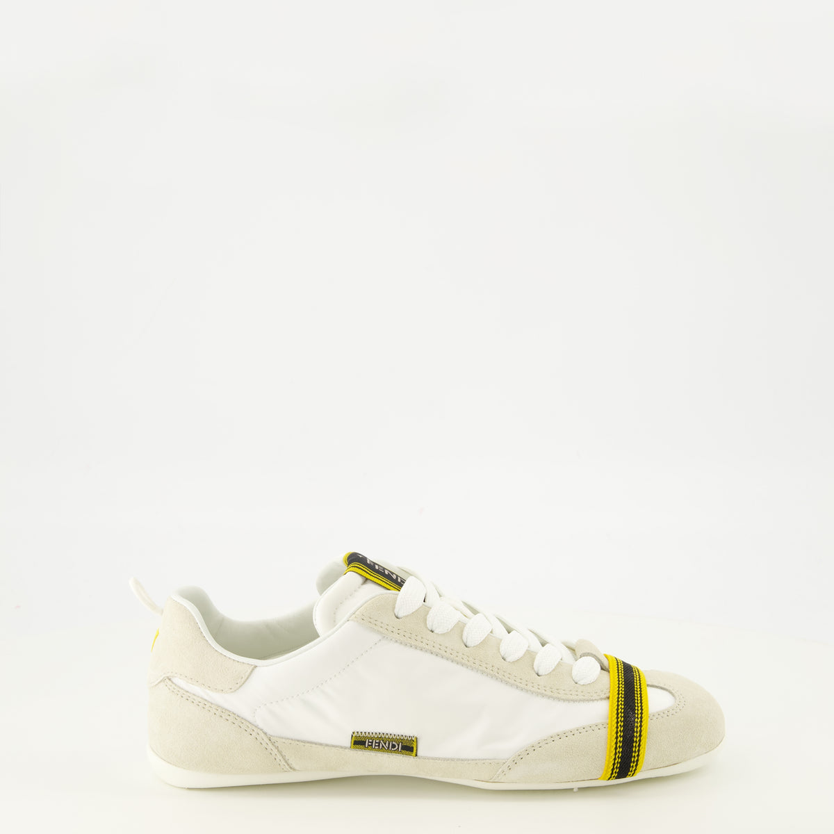 Baskets Baskets blanches à étiquette logo Fendi Blanc Femme