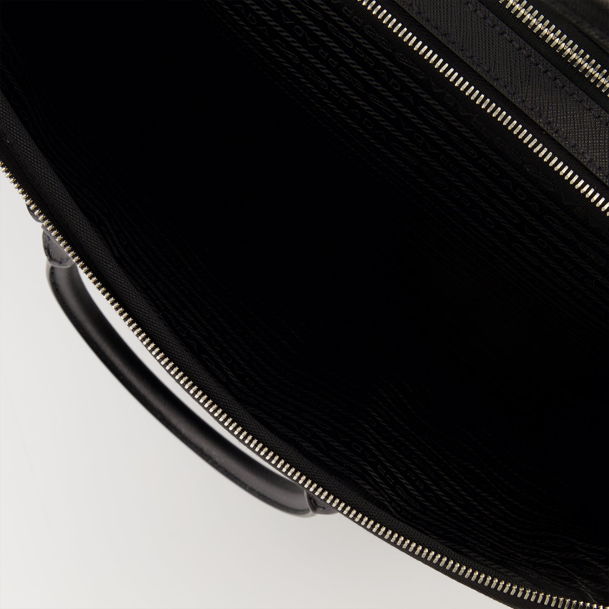 サフィアーノレザー ブリーフケース プラダ - メンズ – myCompañero