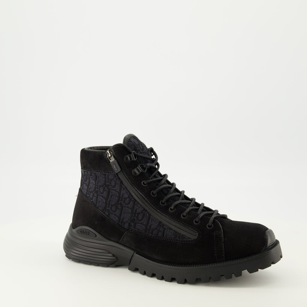 Immagine degli Stivaletti Oblique della marca Dior per Uomo - Autunno-Inverno 2025 - Vista anteriore destra a tre quarti