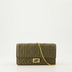 Crossbody bags Portefeuille en cuir à chaîne Fendi Green Femme