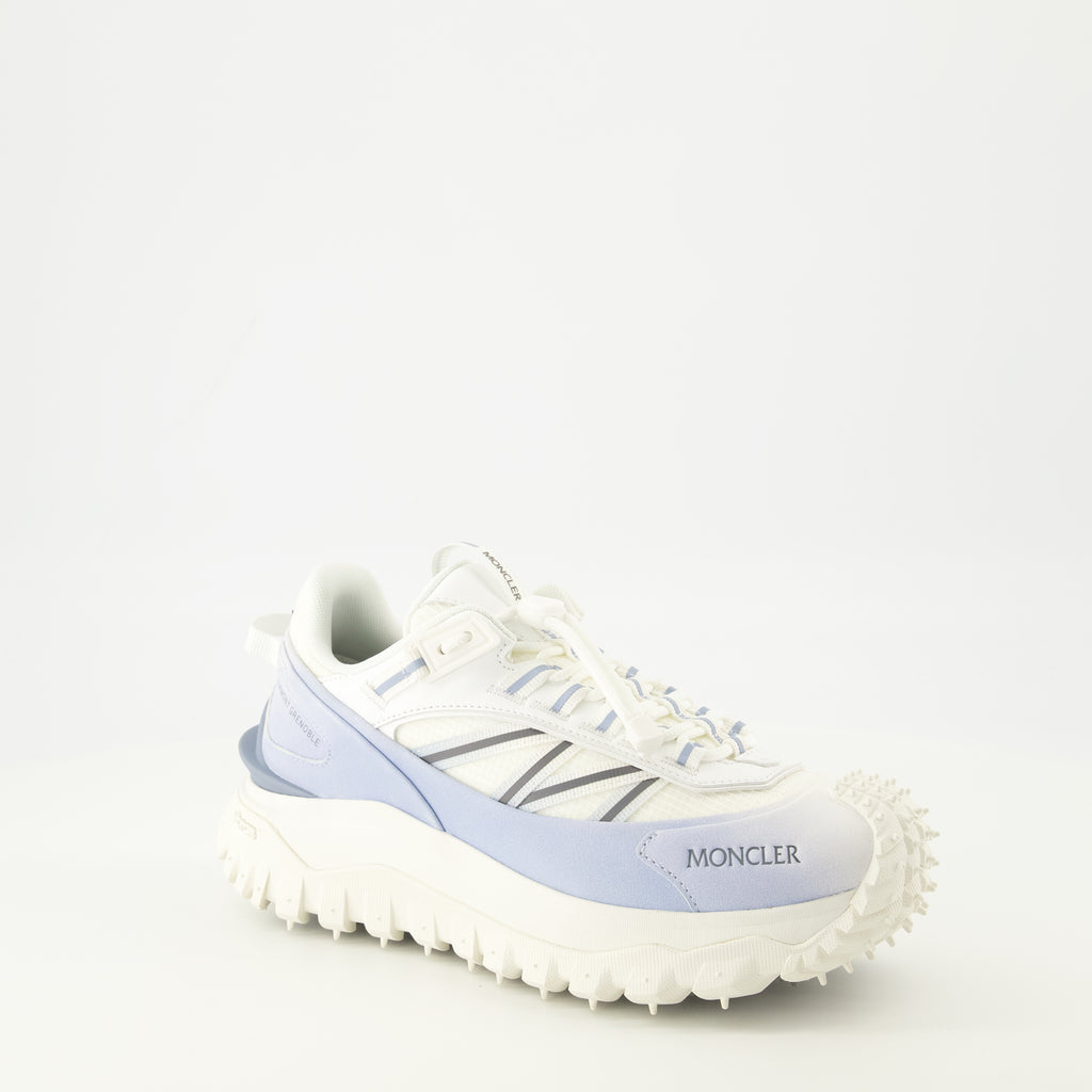 Imagen de las zapatillas Trailgrip azules de Moncler para Mujer - Temporada Primavera-Verano 2026 - Vista tres cuartos frontal derecha