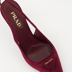 Bild der Prada Damen Pumps aus Kalbsvelours - Herbst-Winter 2025 - Detaillierte Ansicht von oben