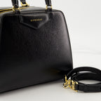 Sacs à main et épaule Mini sac Antigona Cube Givenchy Noir Femme