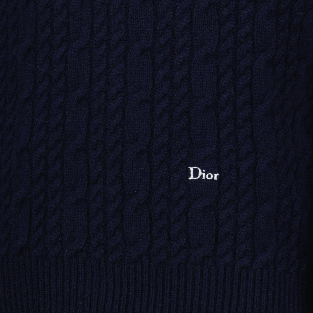 Image de l'article Pull en maille bleu marine de la marque Dior pour Homme - Saison Printemps-Été 2026 - Vue détaillée_1