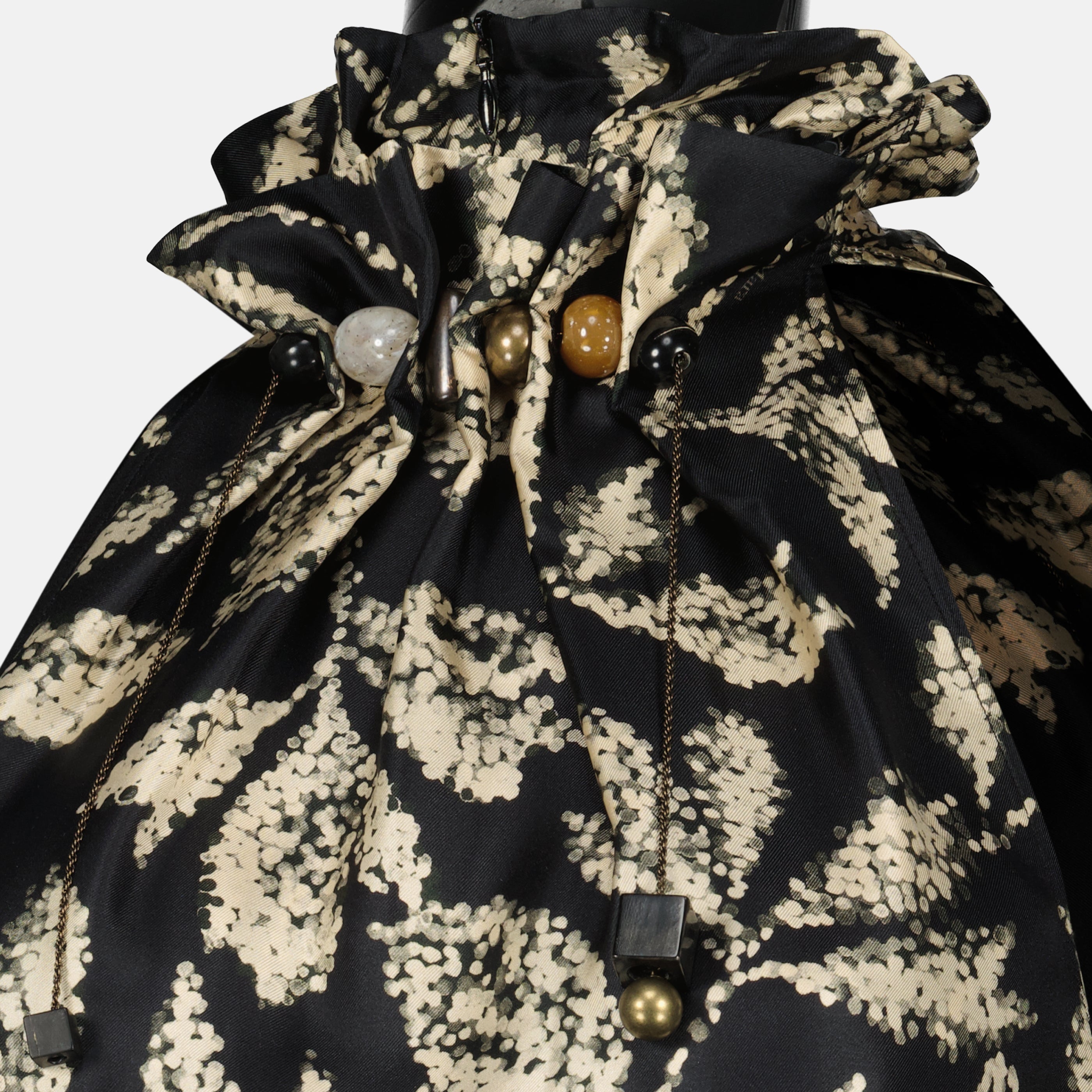 Image de l'article Robe noire en sergé de soie de la marque Max Mara pour Femme - Saison Printemps-Été 2026 - Vue détaillée_1