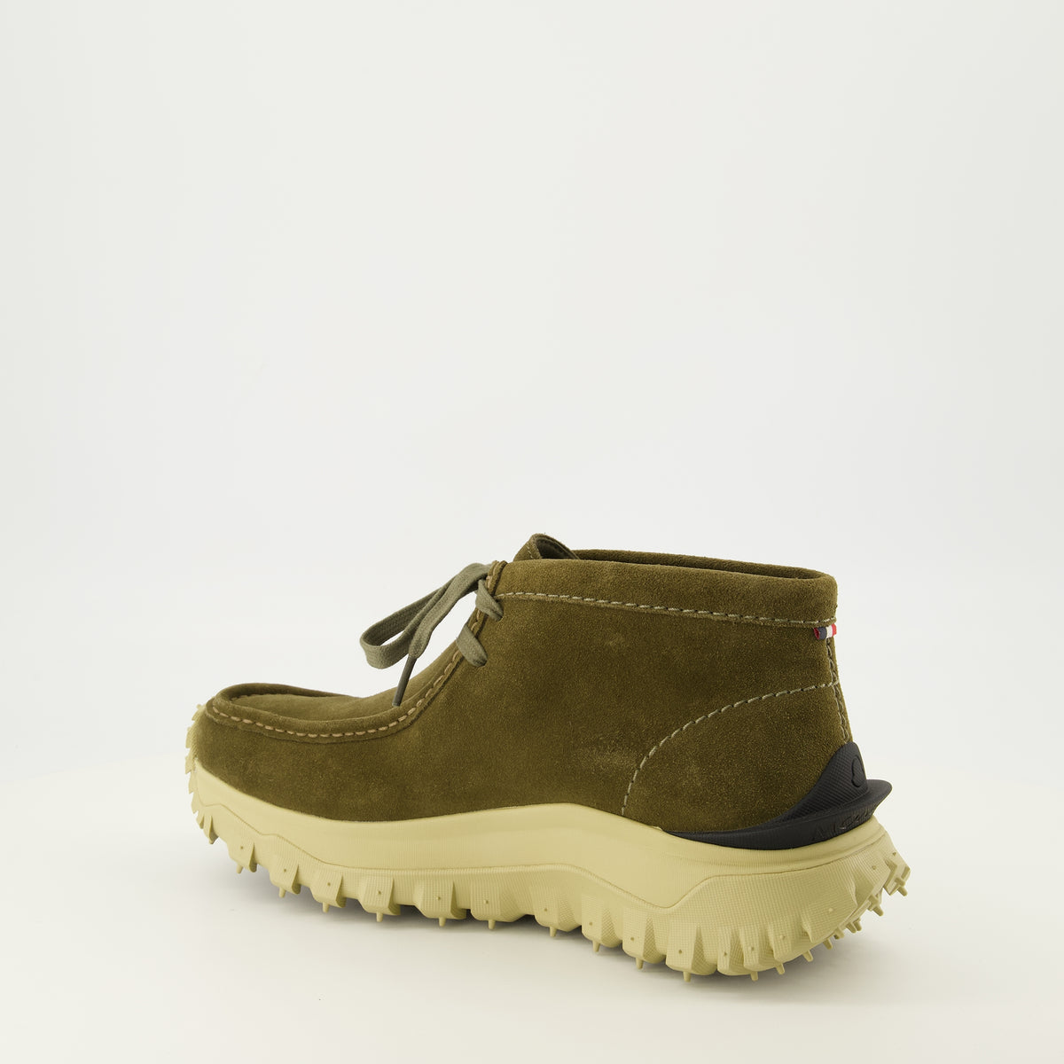 Bottes et bottines スエードブーツ トレイルグリップ ワラビー GTX Moncler + Clarks Originals Moncler Kaki Homme