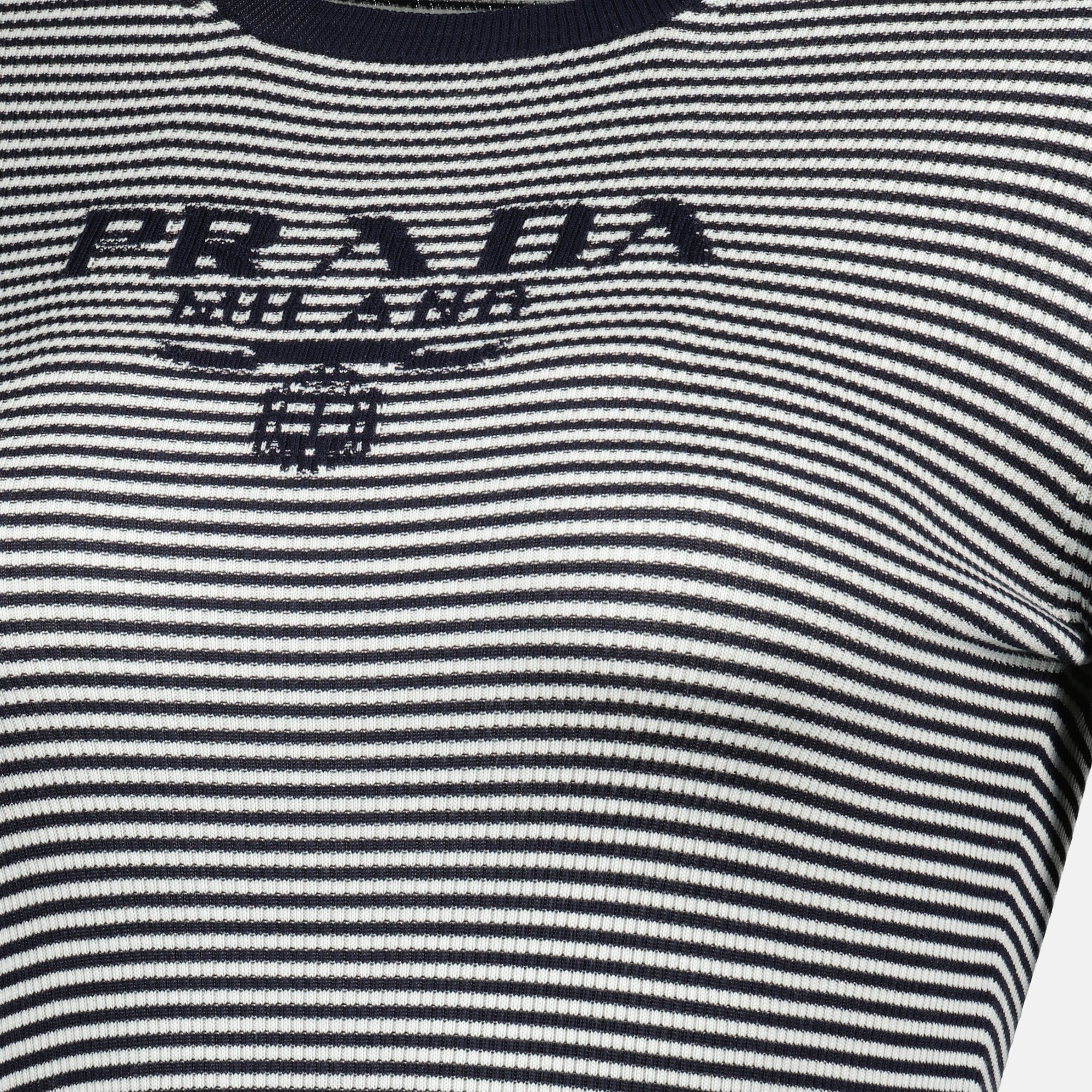 Image de l'article T-shirt à rayures noir et blanc de la marque Prada pour Femme - Saison Printemps-Été 2026 - Vue détaillée_1