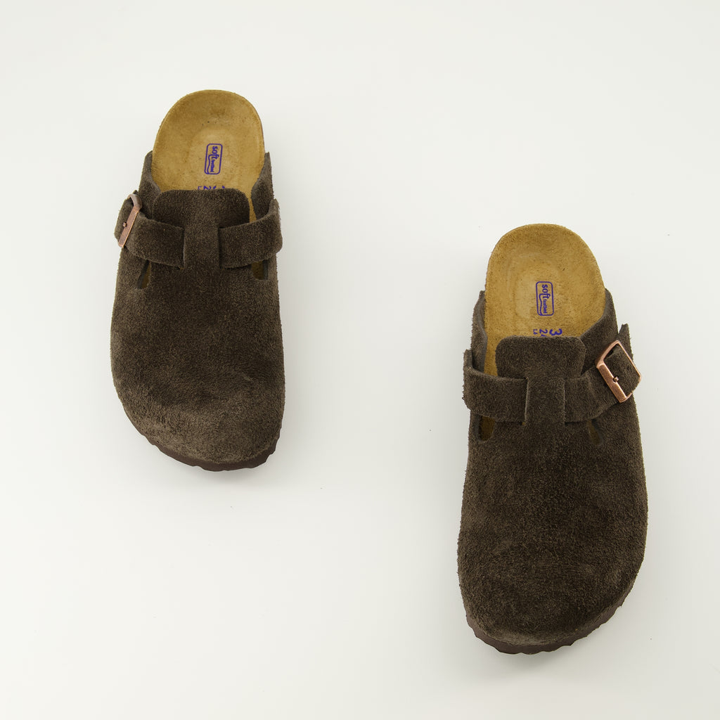 Immagine delle mules Boston marroni del marchio Birkenstock per Unisex - Stagione Primavera-Estate 2026 - Vista dall'alto della coppia di scarpe