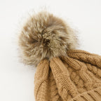 Imagen del gorro de cachemir con pompón de Moncler para mujer - Temporada Otoño-Invierno 2025 - Vista Detallada 3