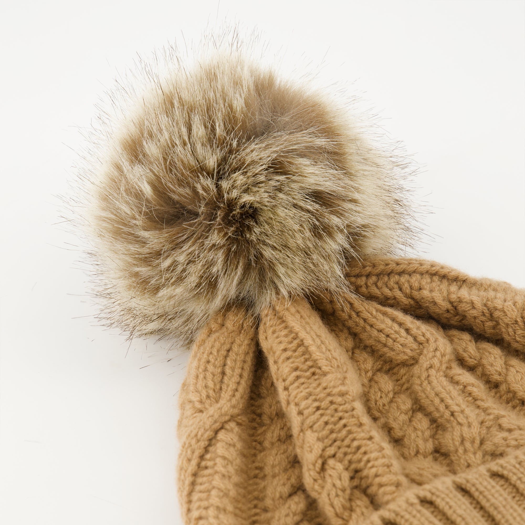 Image of the Moncler Women's Cashmere Beanie with Pom-Pom - Fall-Winter 2025 - Detailed View 3