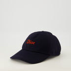 Image de l'article Casquette brodée bleu marine de la marque Dior pour Homme - Saison Printemps-Été 2026 - Vue de Dos