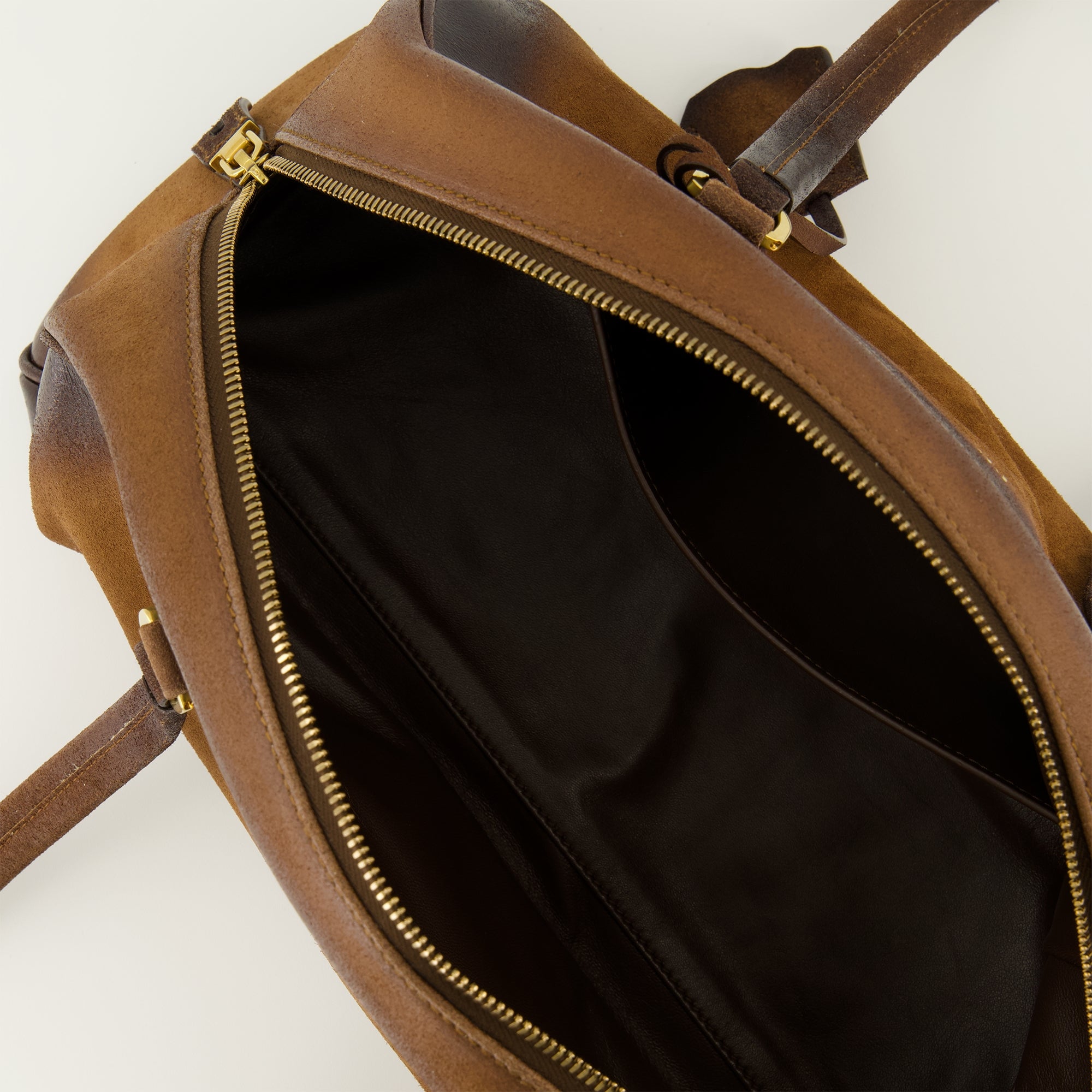 Image de l'article Sac Bowling de la marque Prada pour Femme - Saison Automne-Hiver 2025 - Vue détaillée_4