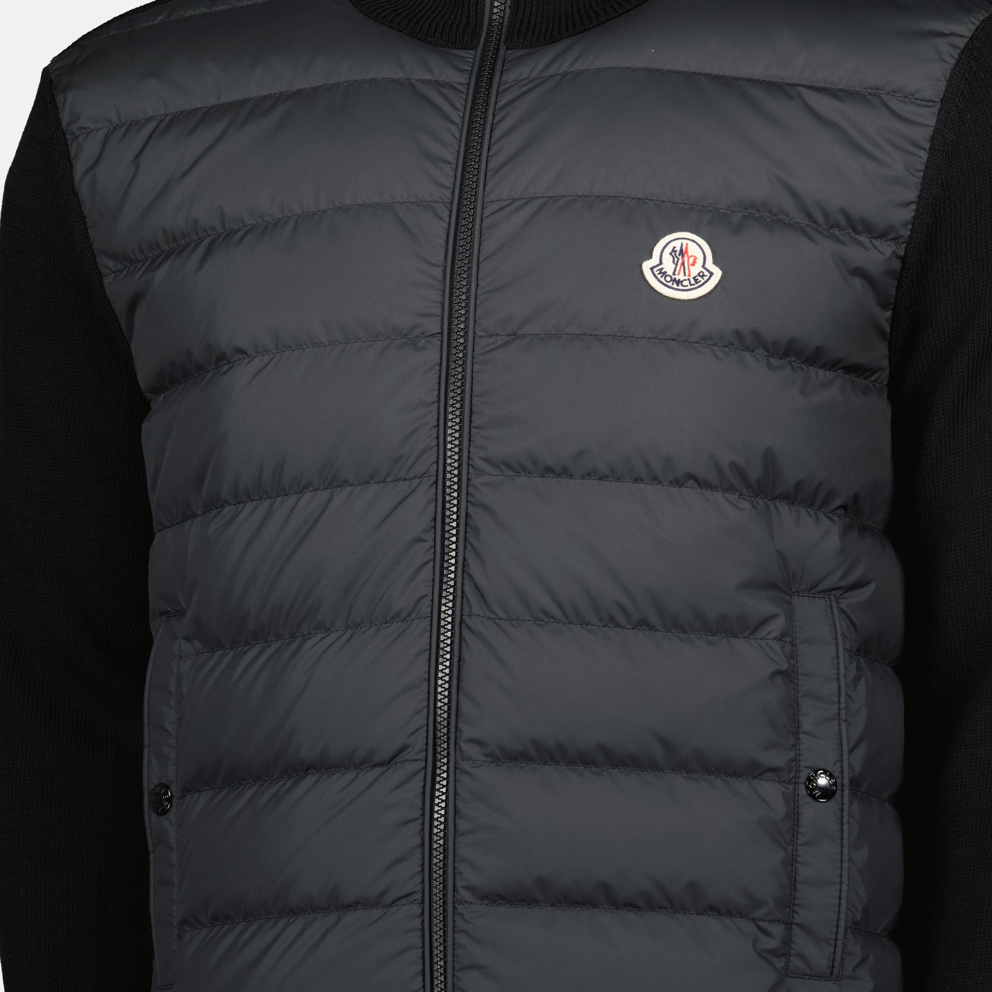 Image de l'article Cardigan zippée en coton noir de la marque Moncler pour Homme - Saison Printemps-Été 2026 - Vue détaillée_2