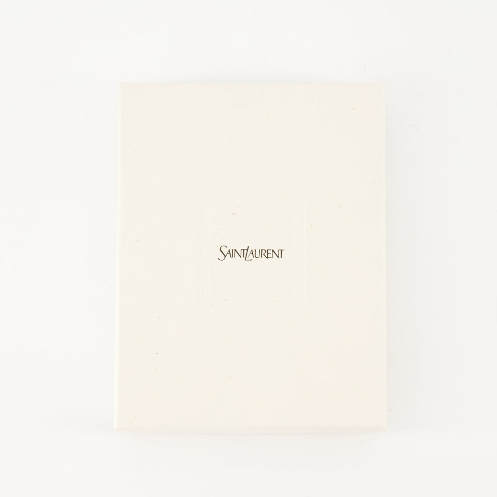 Bild des Saint Laurent Paris Kartenhalters der Marke Saint Laurent für Herren - Herbst-Winter 2025 - Detaillierte Ansicht_3