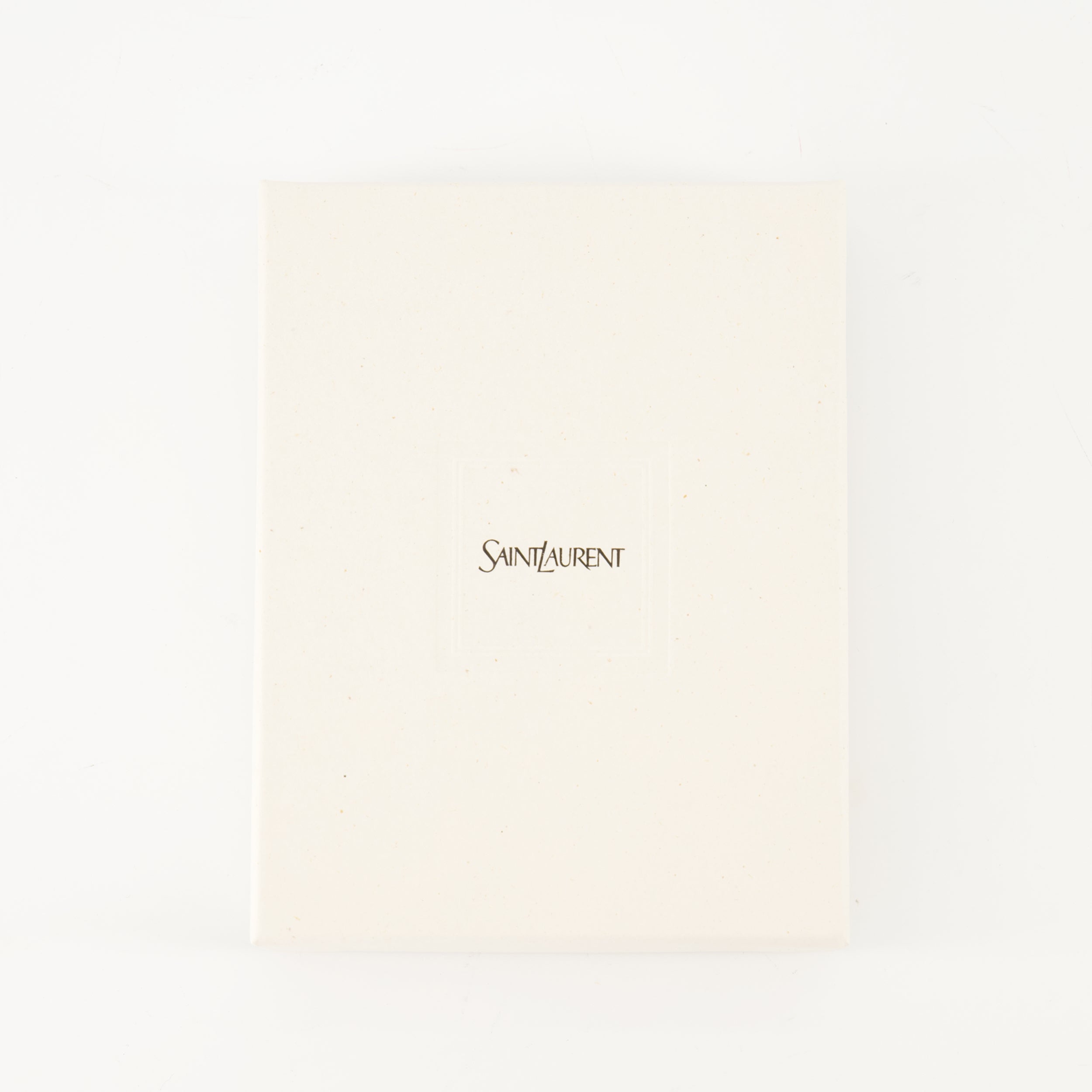 Imagem do porta-cartões Saint Laurent Paris da marca Saint Laurent para Homem - Coleção Outono-Inverno 2025 - Vista Detalhada_3