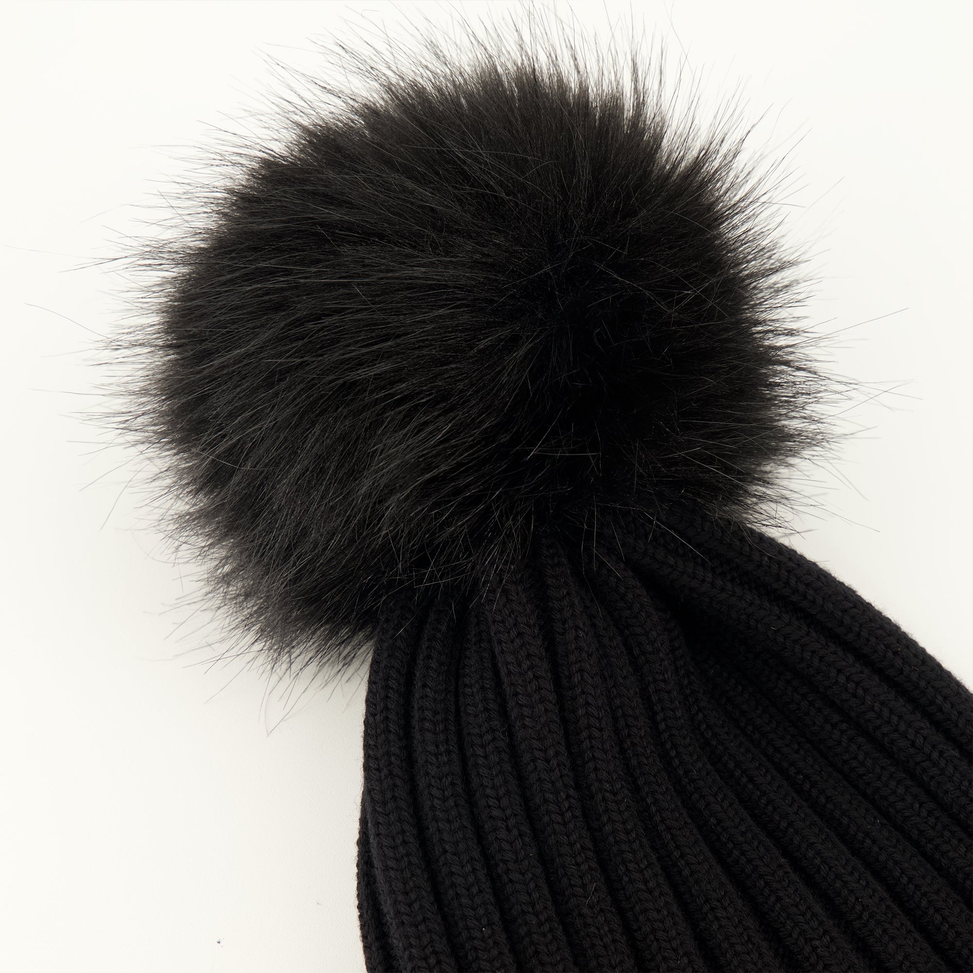 Chapeaux, casquettes et bonnets ポンポン付き黒ウールニット帽 Moncler Noir Femme
