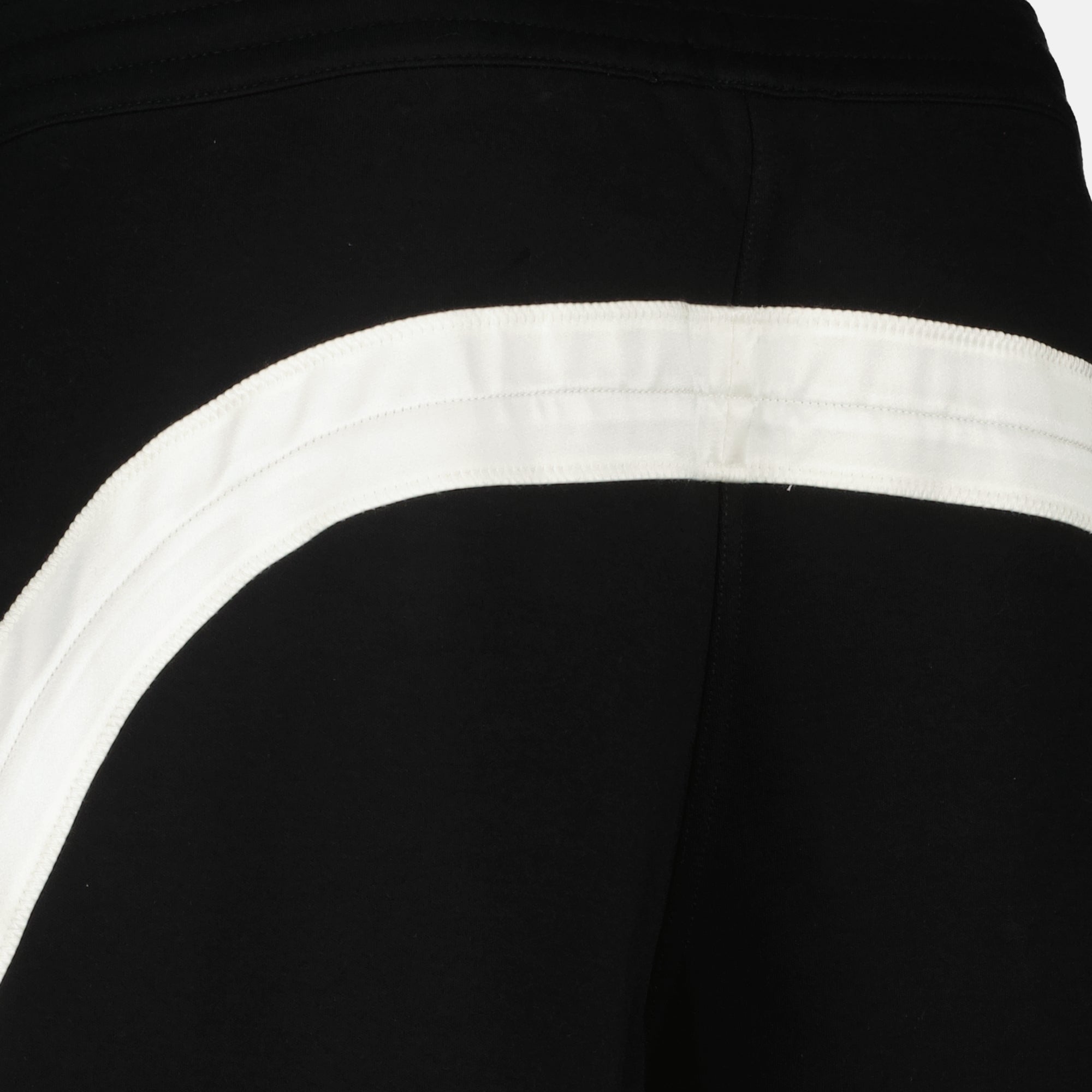 Image de l'article Pantalon de jogging de la marque Givenchy pour Homme - Saison Automne-Hiver 2025 - Vue détaillée_2