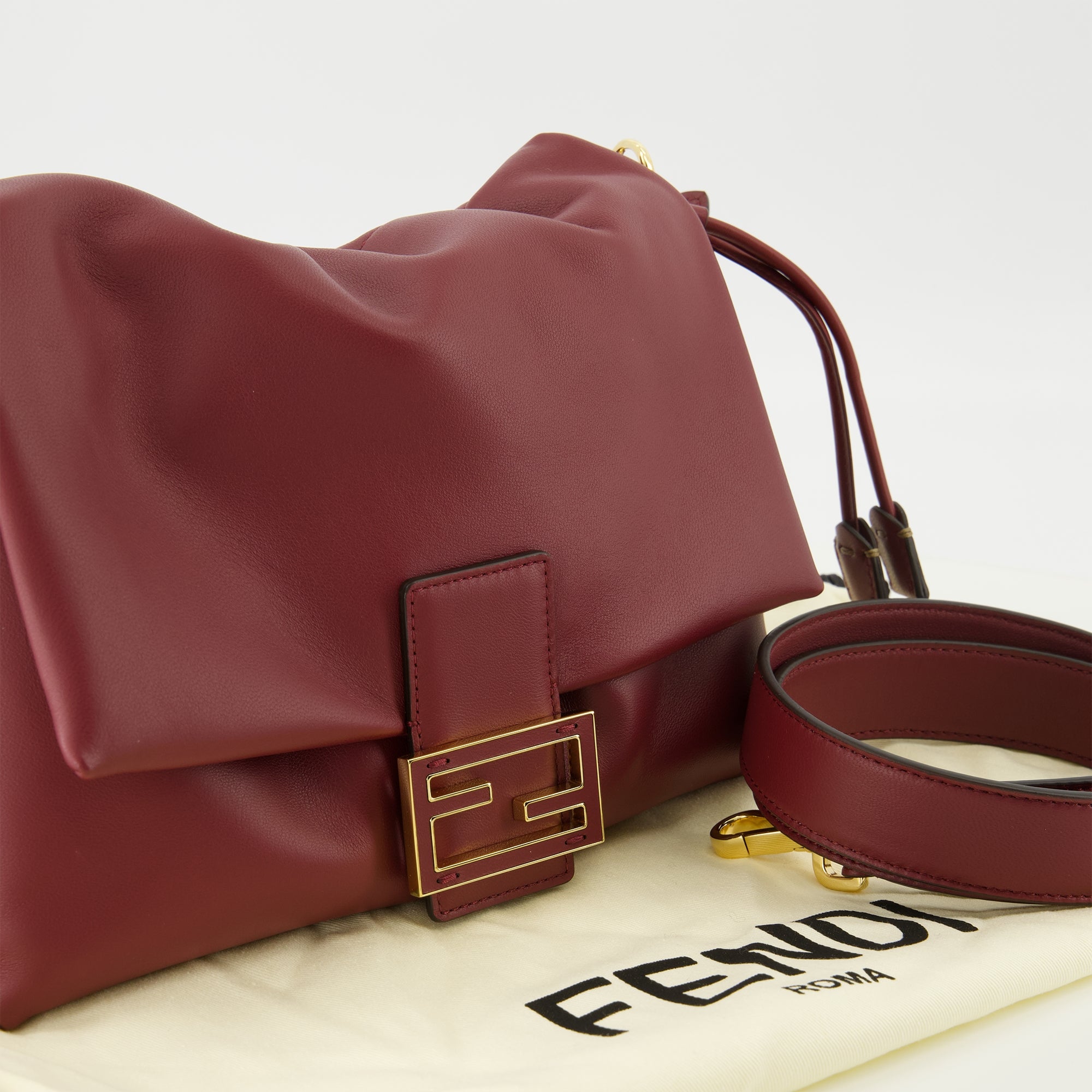Sacs à main et épaule Mamma Baguette Bag Médio Bordeaux Fendi Bordeaux Femme
