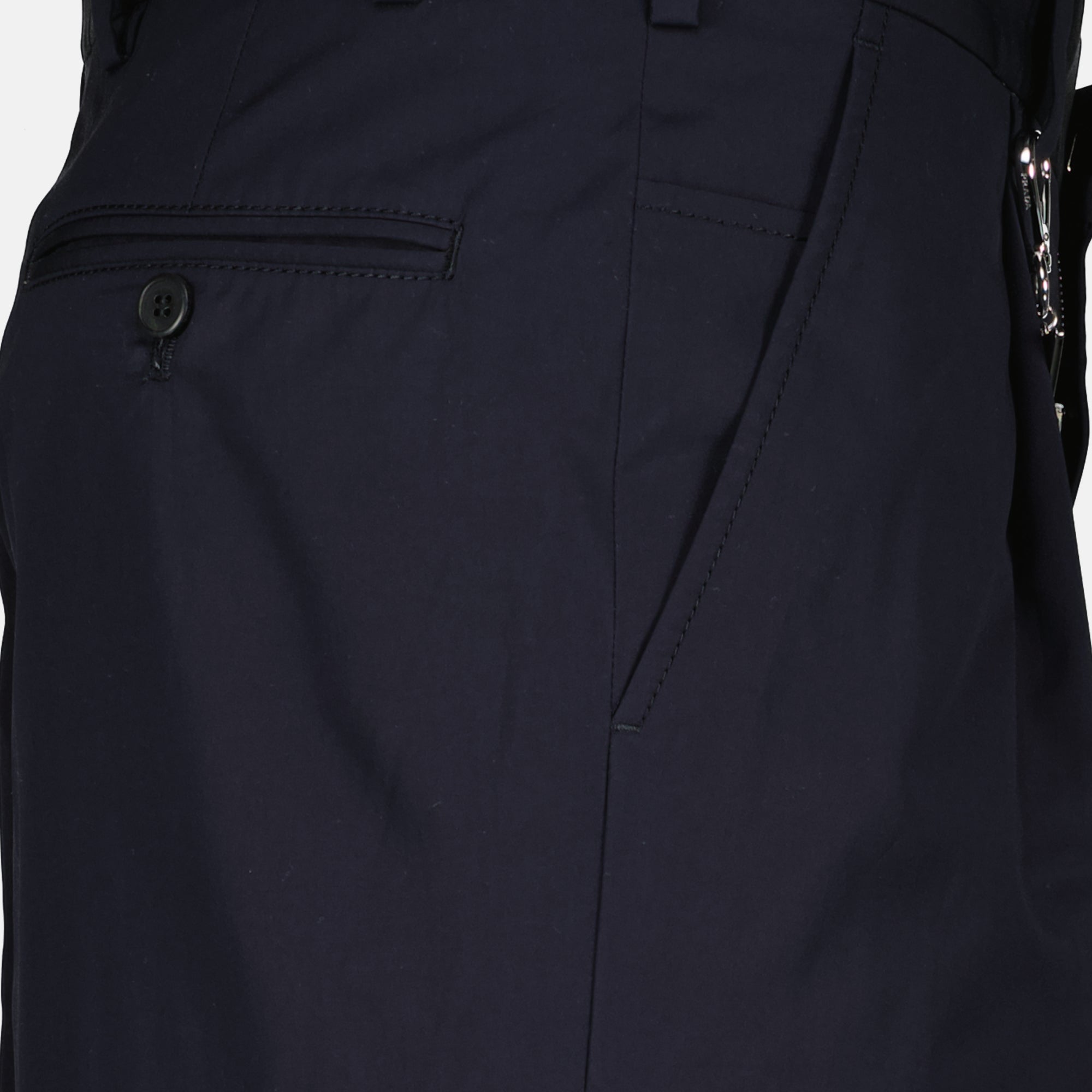 Image of the navy blue city trousers by Prada for Men - Spring-Summer 2026 - Detailed View_2