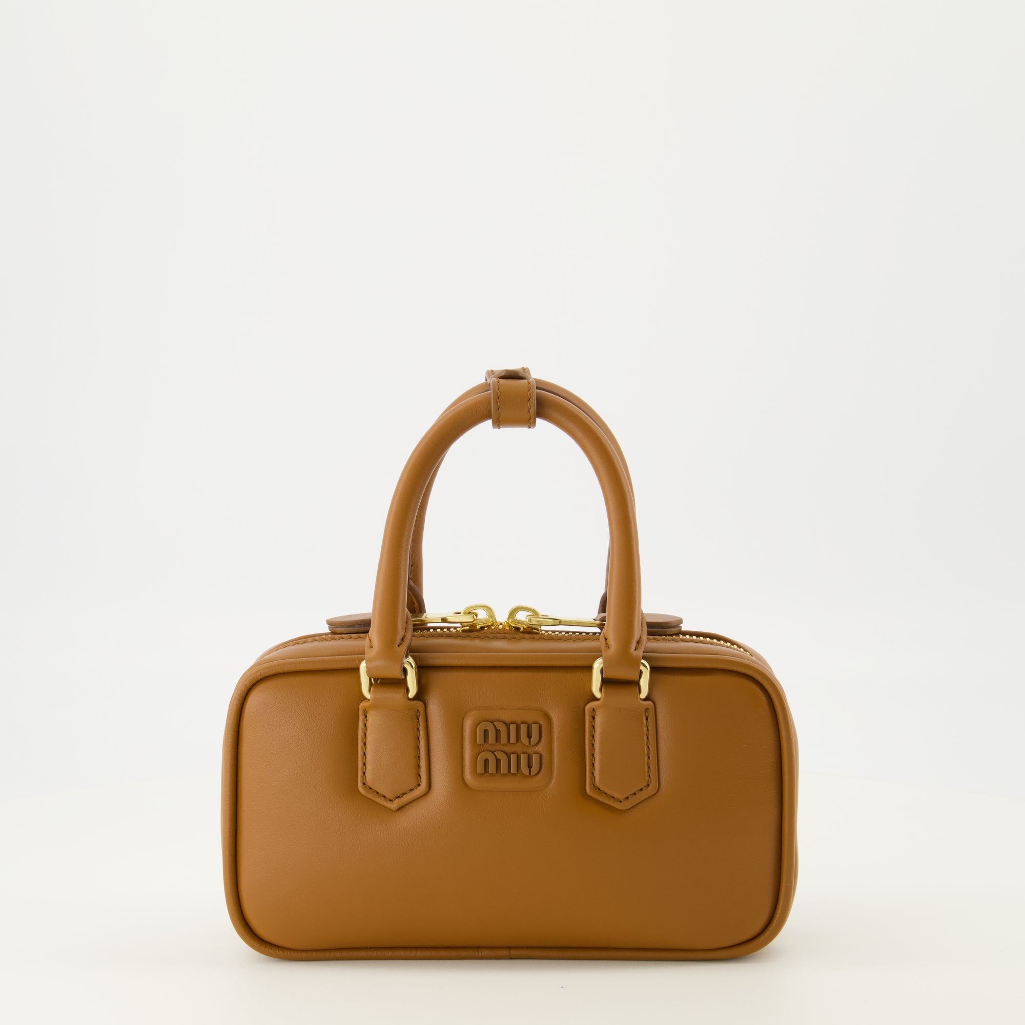 Image de l'article Sac Acardie en cuir marron de la marque Miu Miu pour Femme - Saison Automne-Hiver 2025 - Vue de Face