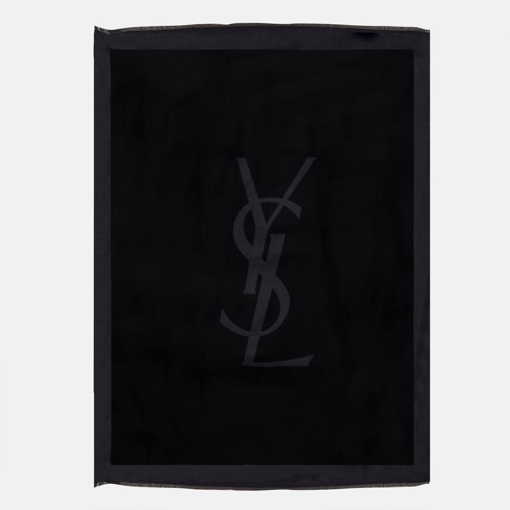 Image of the Cassandre Plaid from the brand Saint Laurent for Men - Autumn-Winter 2025 - Front View