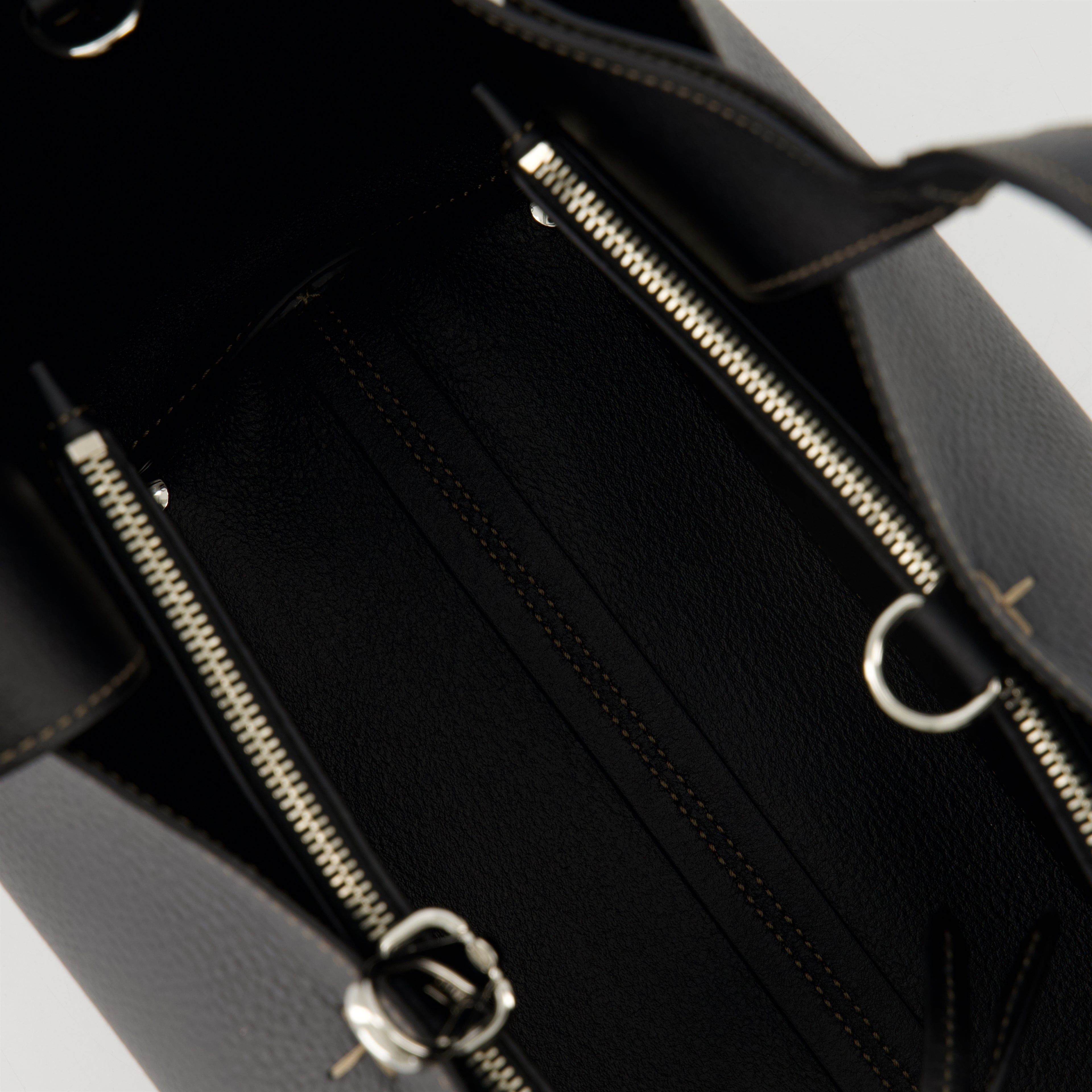 Bolsos tote Pequeño Tote de Cuero Tod's Negro Femme