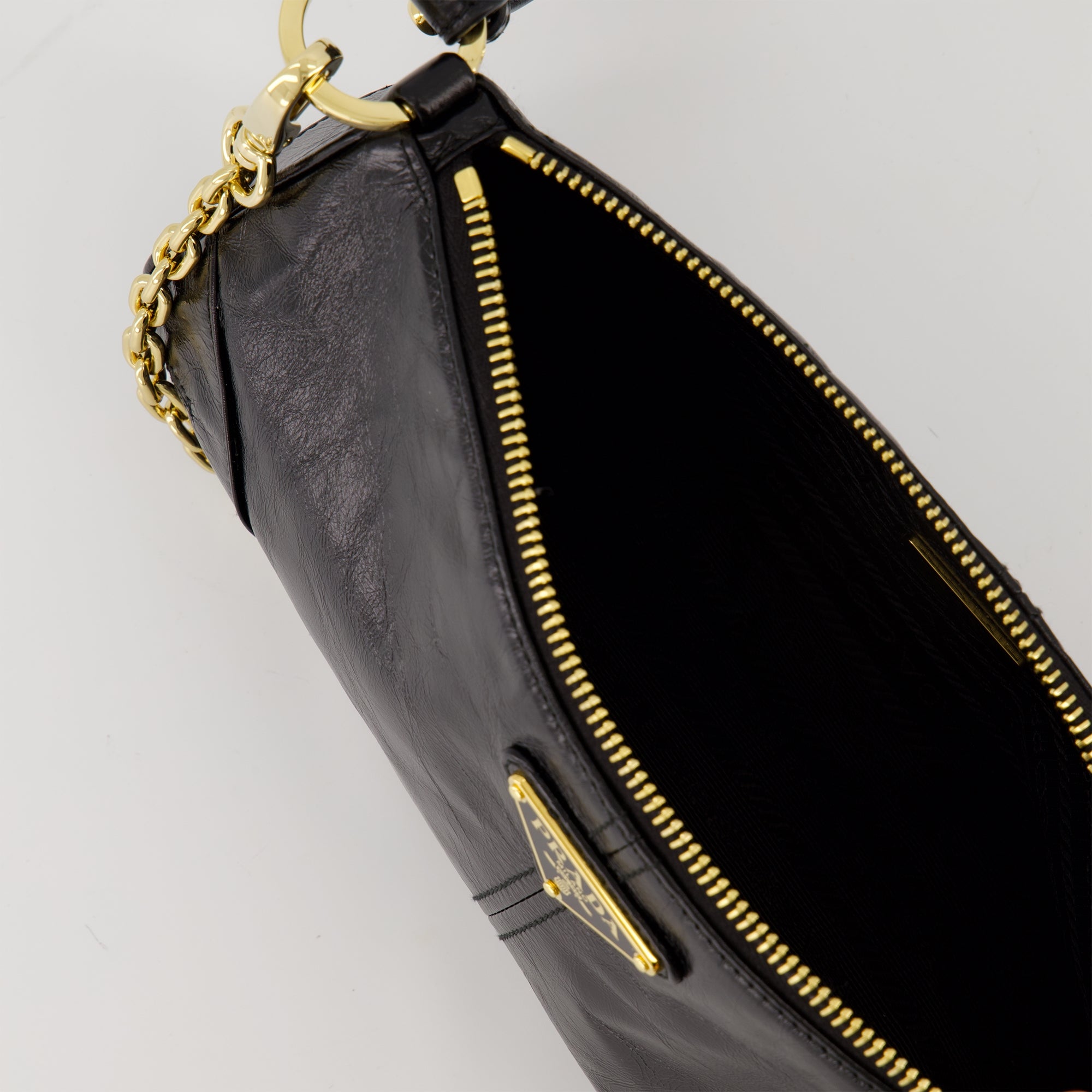 Sacs à main et épaule リ・エディション 2002 バッグ Prada Noir Femme