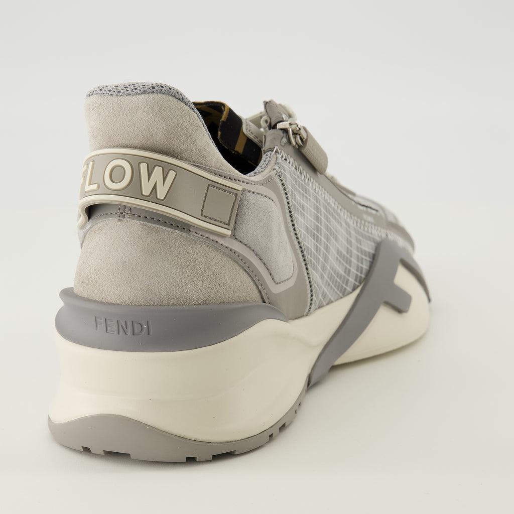 Imagen de las zapatillas Fendi Flow en malla y cuero gris de la marca Fendi para Hombre - Temporada Primavera-Verano 2026 - Vista trasera