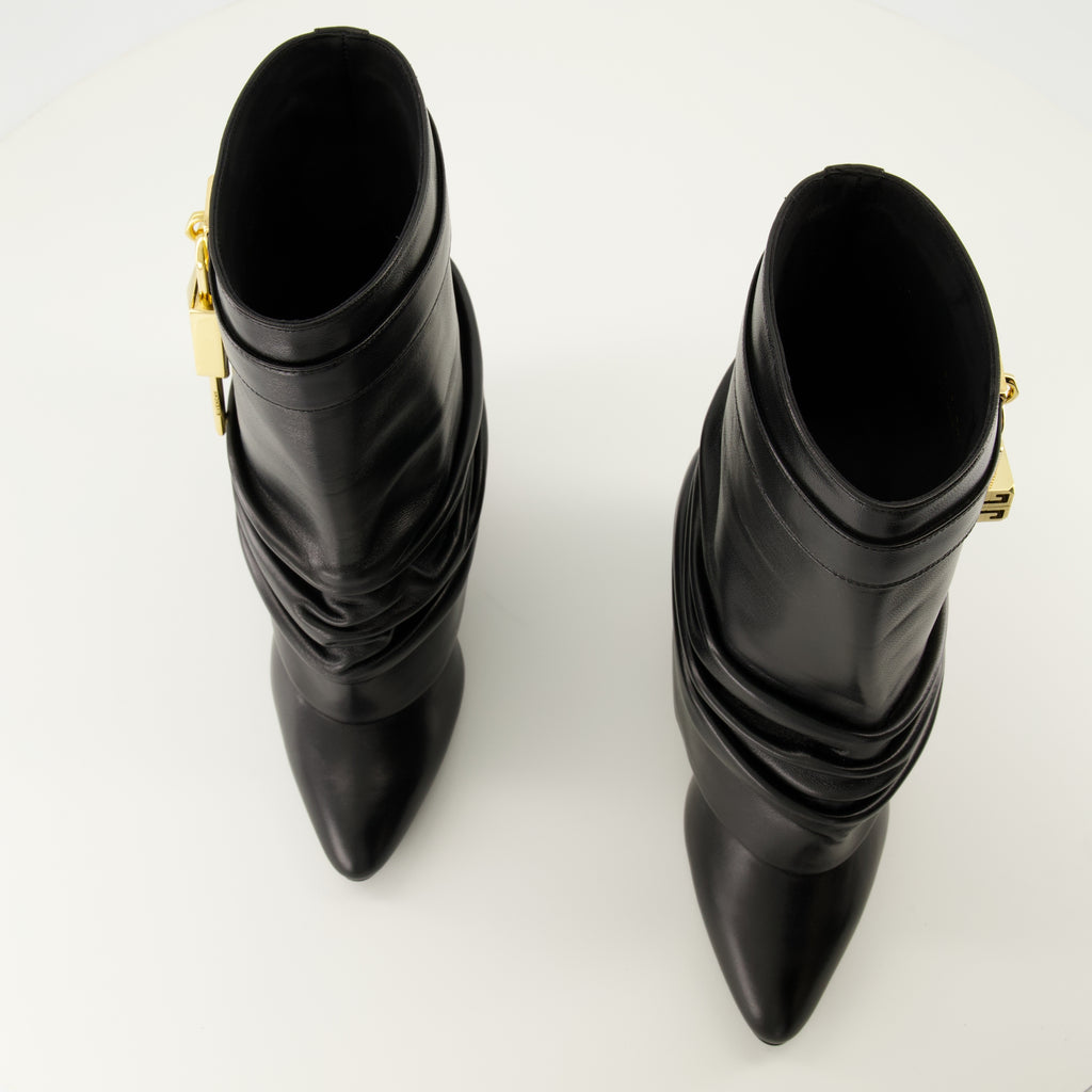 Image of the Givenchy Shark Lock ankle boots for women - Autumn-Winter 2025 season - Top view of the pair of shoes
