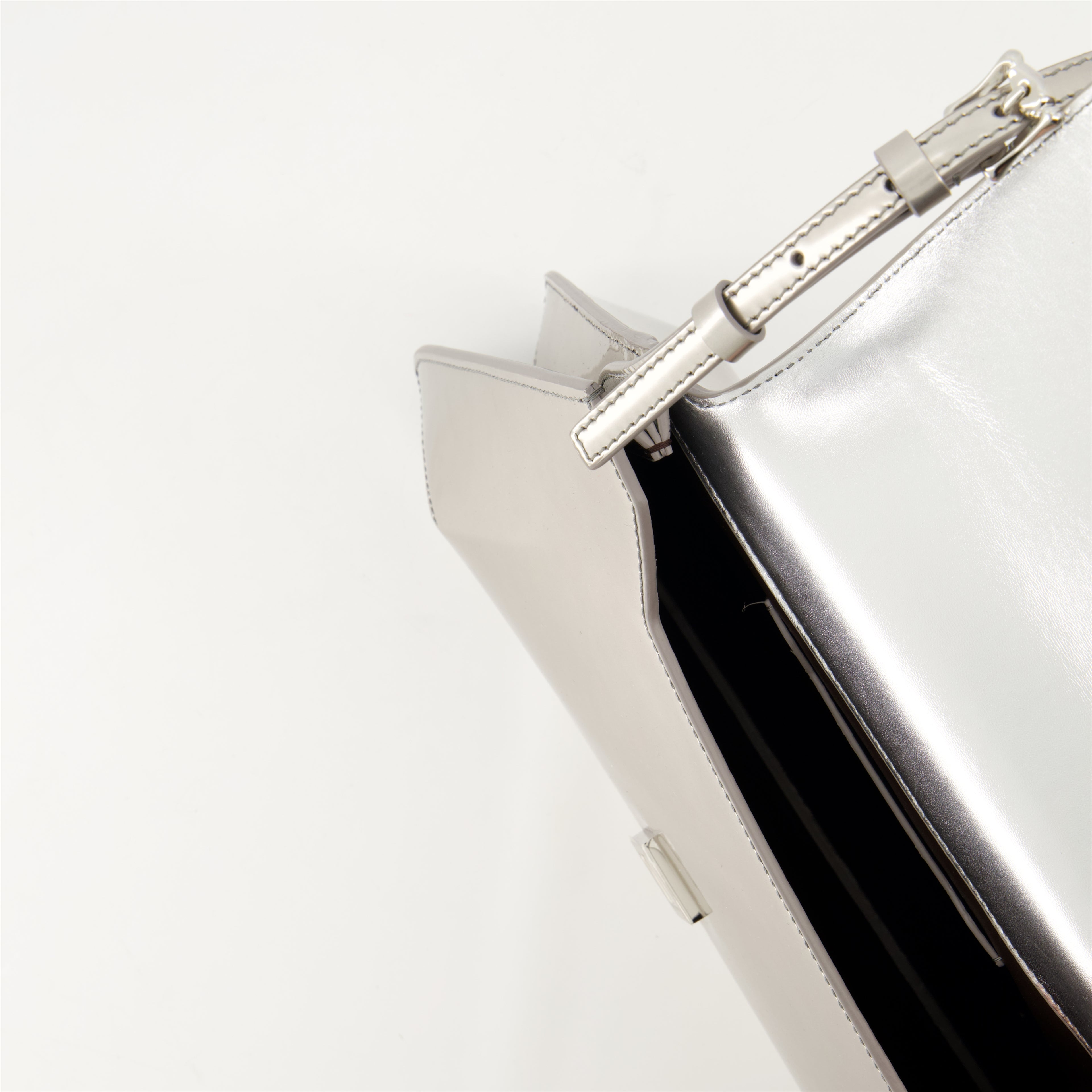 ハンドバッグ・ショルダーバッグ 4Gリキッドバッグ Givenchy 銀 Femme