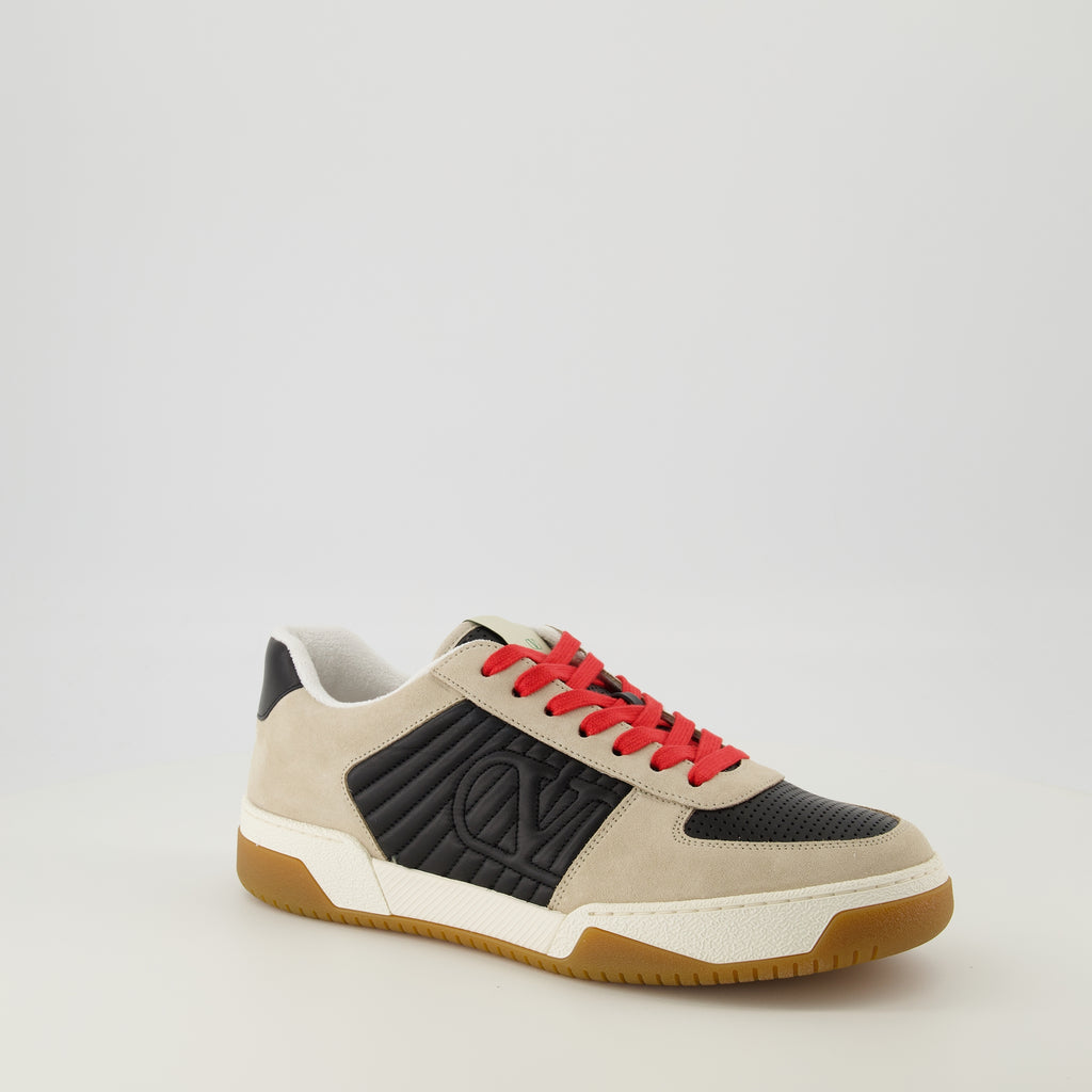 ヴァレンティノ・ガラバーニのメンズ用ブラック・スパーリースニーカーの画像 - 春夏コレクション2026 - 右前方三分の一ビュー