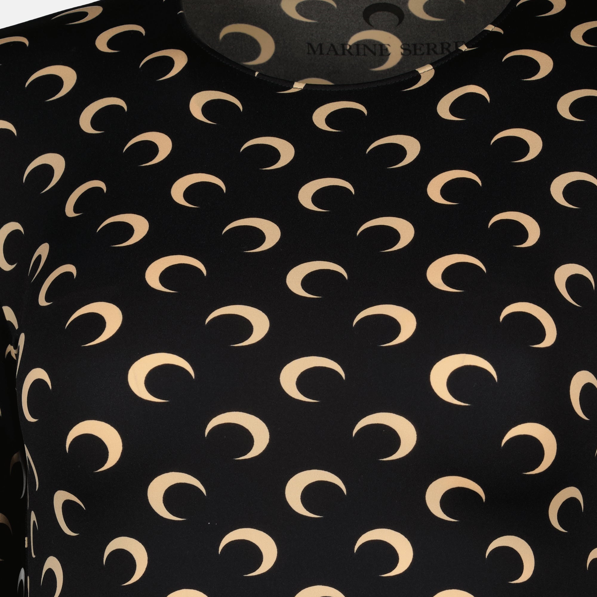 Image de l'article Top Jersey Moon noir et beige de la marque Marine Serre pour Femme - Saison Automne-Hiver 2025 - Vue détaillée_2