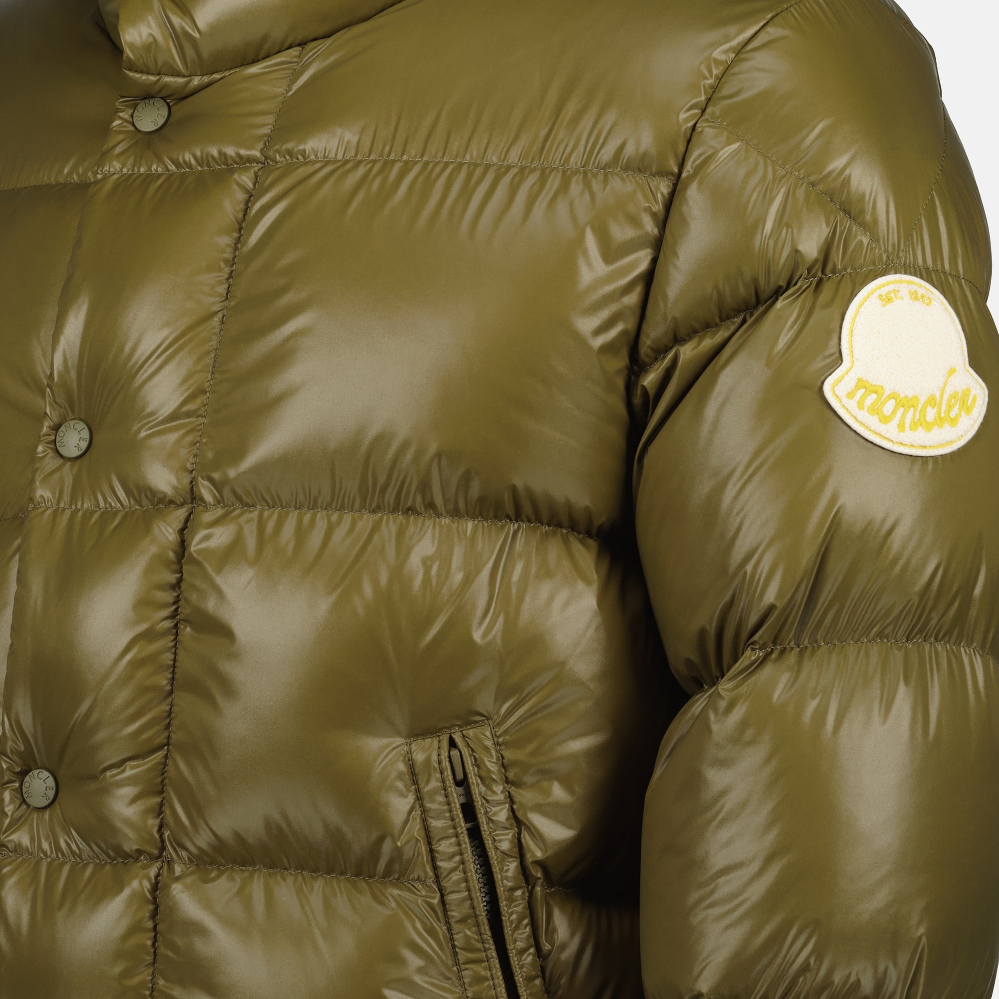 Image of the Tripiti down jacket by Moncler for Men - Autumn-Winter 2025 - Detailed View 3