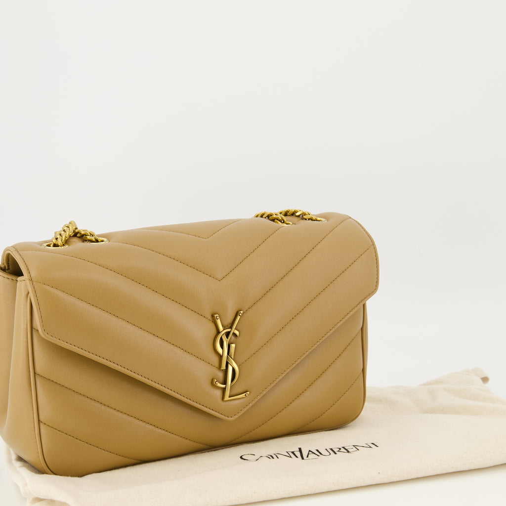 Image de l'article Sac Loulou medium beige de la marque Saint Laurent pour Femme - Saison Automne-Hiver 2025 - Vue détaillée_2