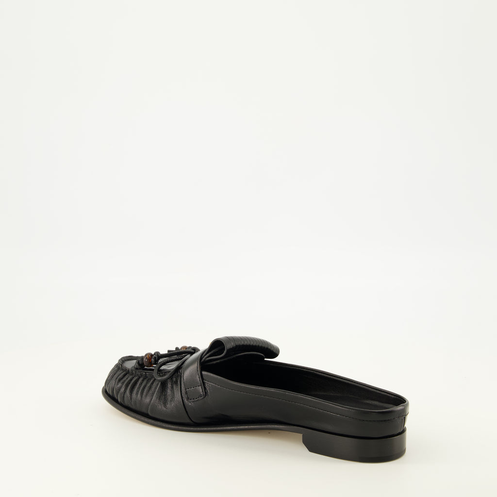 Chaussures ouvertes Mules Baguette em Couro Preto Fendi Noir Femme