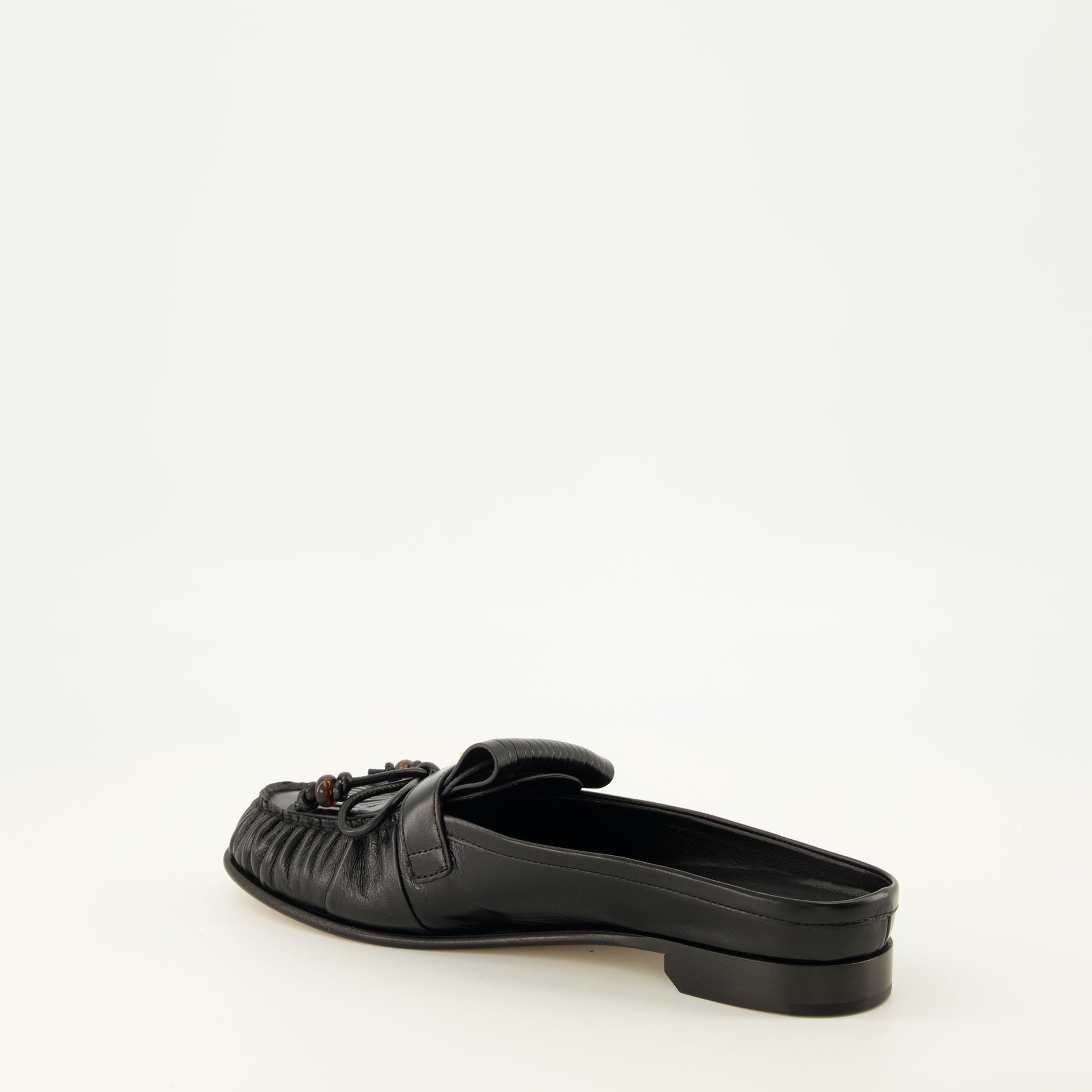 Chaussures ouvertes Mules Baguette em Couro Preto Fendi Noir Femme