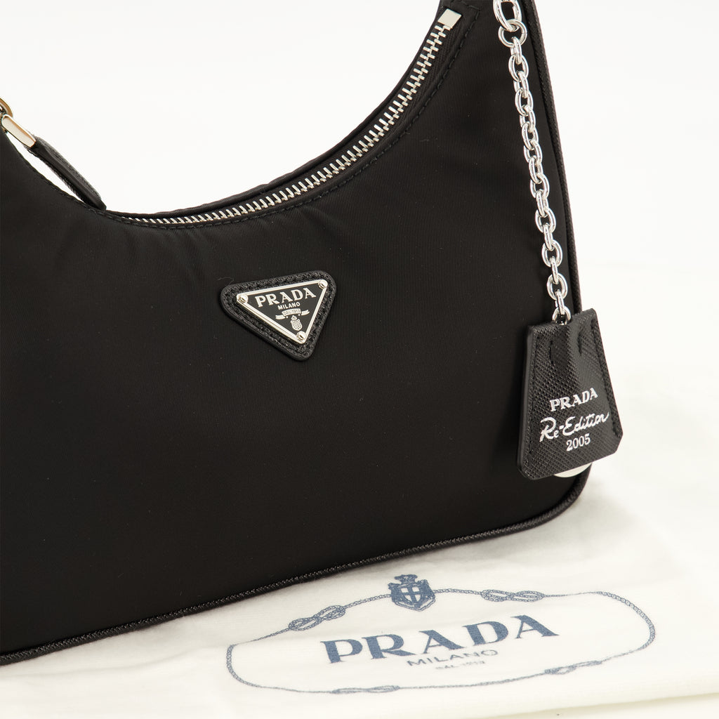 Sacs à main et épaule Mini Re-Edition 2005 bolsa em Re-Nylon preto Prada Noir Femme