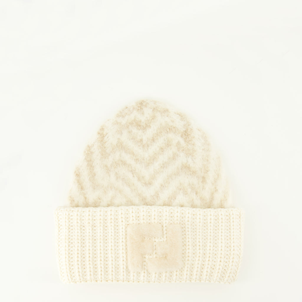 フェンディの女性用白ウール帽子の画像 - 2025年秋冬シーズン - 正面ビュー