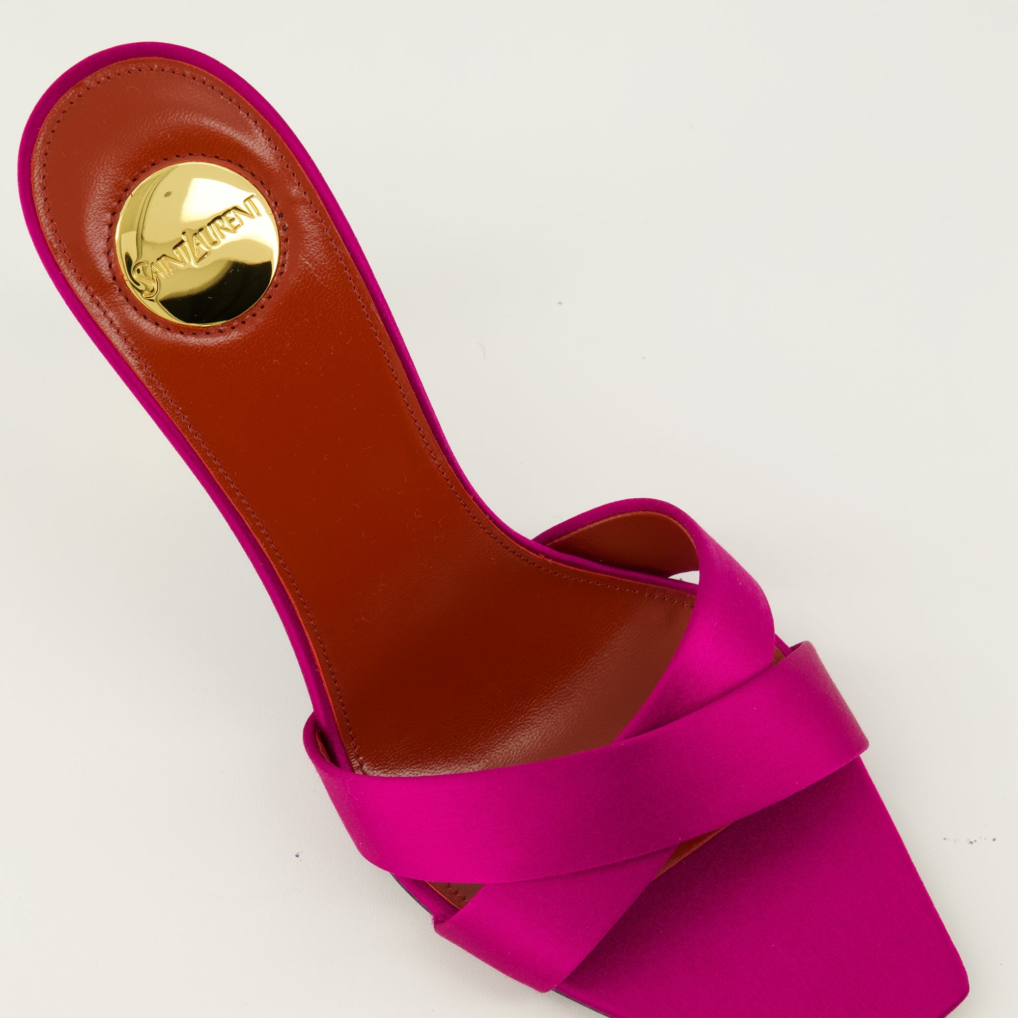 Imagen de las mules de tacón Opyum rosas de la marca Saint Laurent para Mujer - Temporada Primavera-Verano 2026 - Vista detallada desde arriba