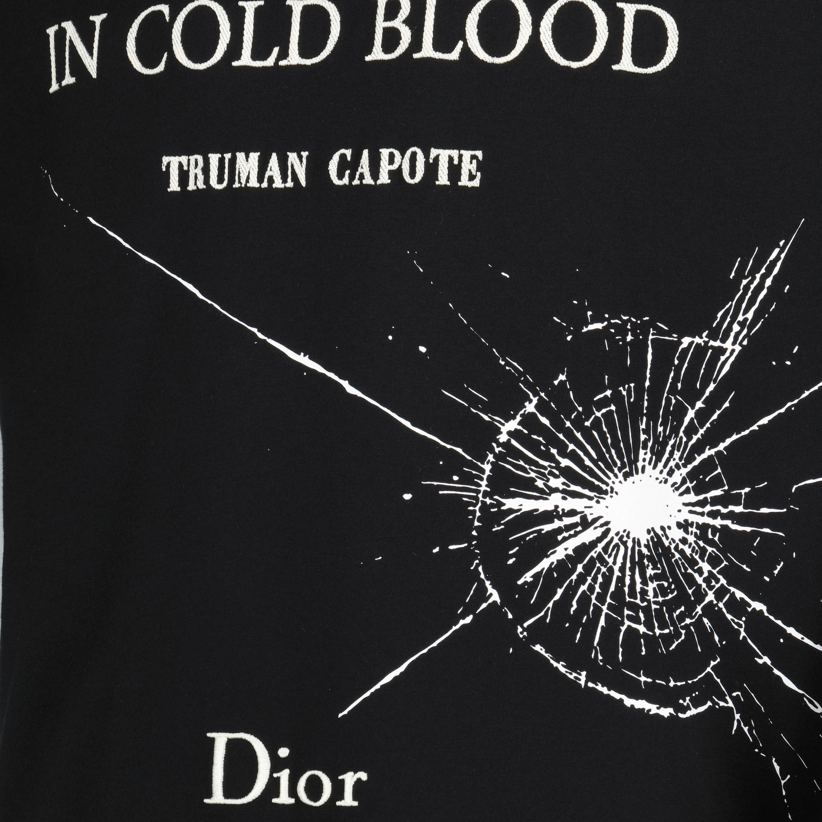 Immagine dell'articolo T-shirt nera con ricamo Book Cover in cotone del marchio Dior per Uomo - Stagione Primavera-Estate 2026 - Vista Dettagliata_1