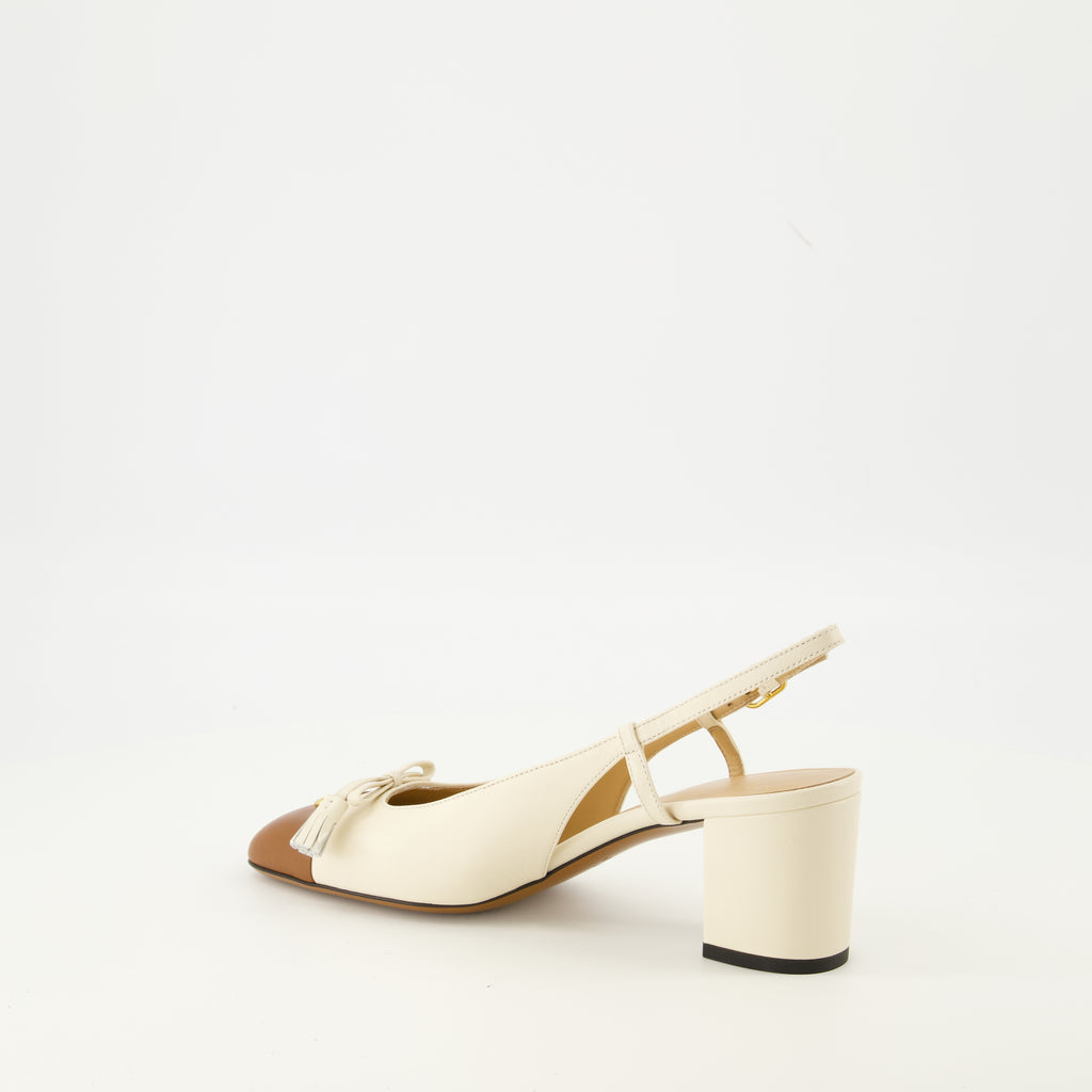 Immagine degli Esacarpins Valet du Roi del marchio Valentino Garavani per Donna - Stagione Autunno-Inverno 2025 - Vista tre quarti posteriore destra