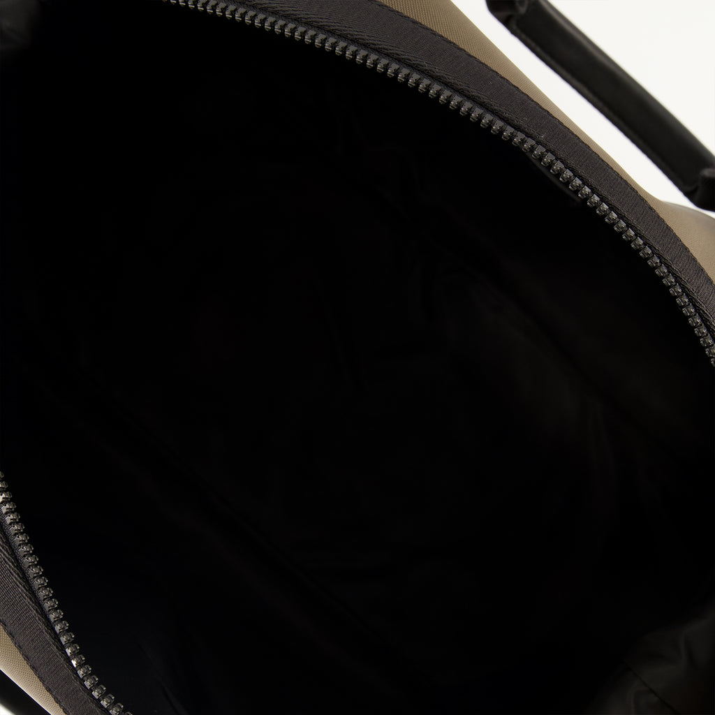 Image de l'article Sac de voyage Tech Duffle de la marque Moncler pour Homme - Saison Automne-Hiver 2025 - Vue détaillée_3