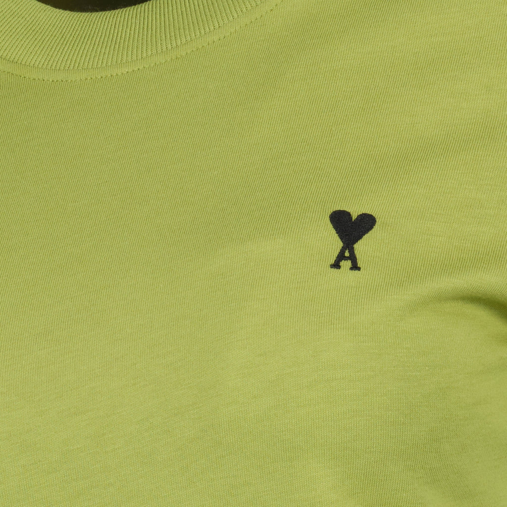 Image de l'article T-shirt AMI de coeur vert de la marque Ami PARIS pour Femme - Saison Printemps-Été 2026 - Vue détaillée_1