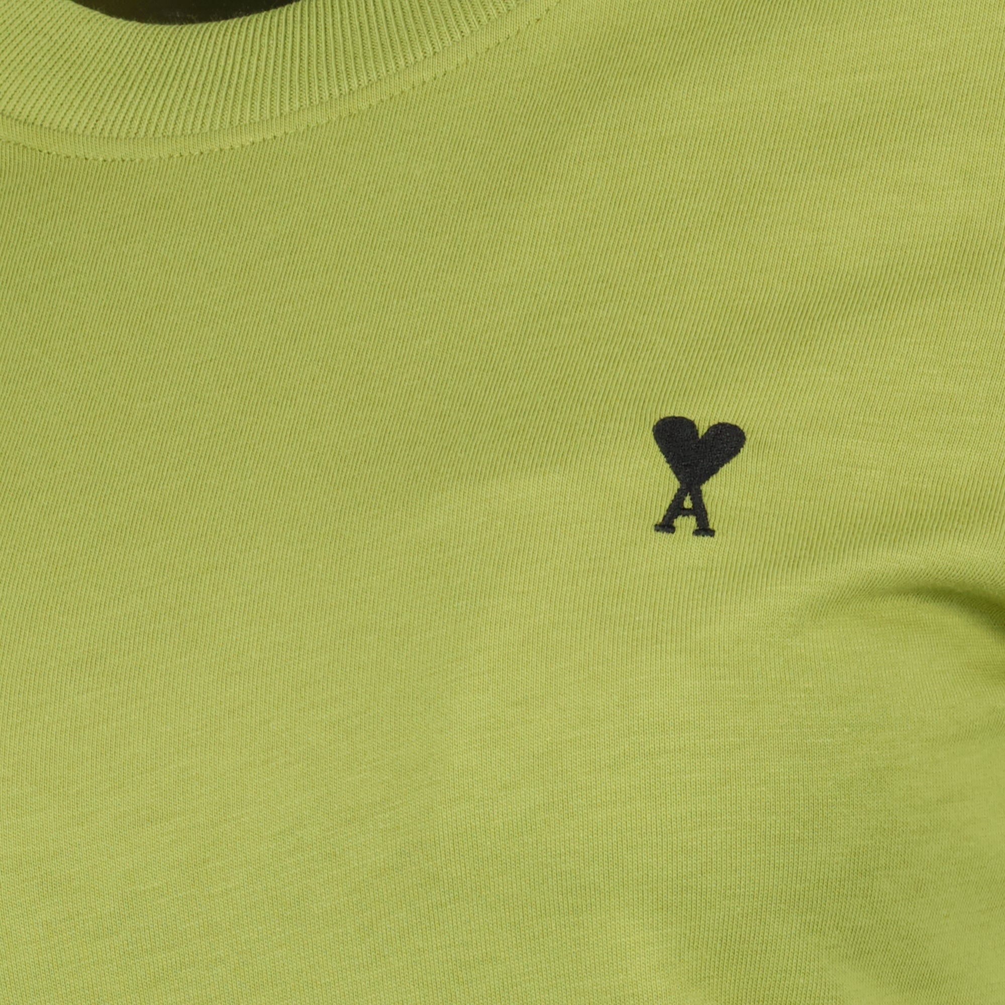Image de l'article T-shirt AMI de coeur vert de la marque Ami PARIS pour Femme - Saison Printemps-Été 2026 - Vue détaillée_1